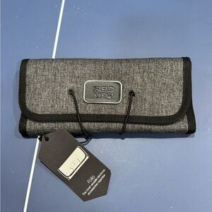 Folio Digital Storage Bag
Electronic Accessories Charger
Cable Organizer NWT